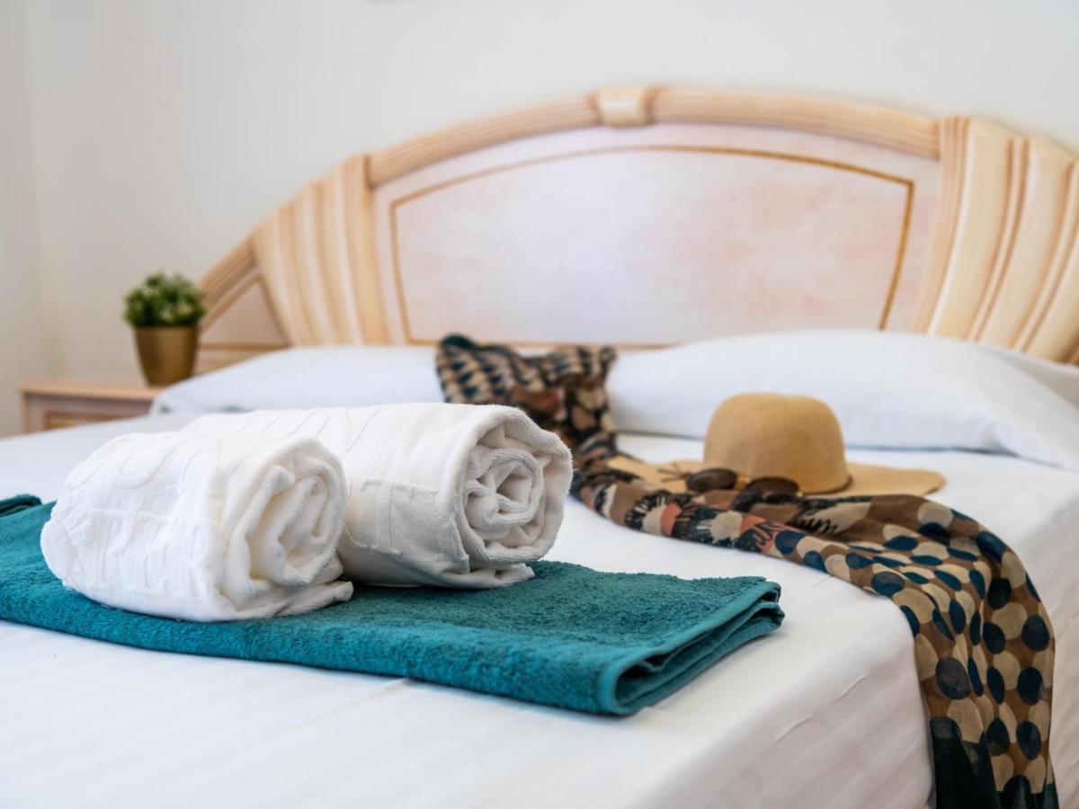 Ferienwohnung 1 1 Beautiful Seafront With Balcony And Wifi Los Cristianos  Exterior foto